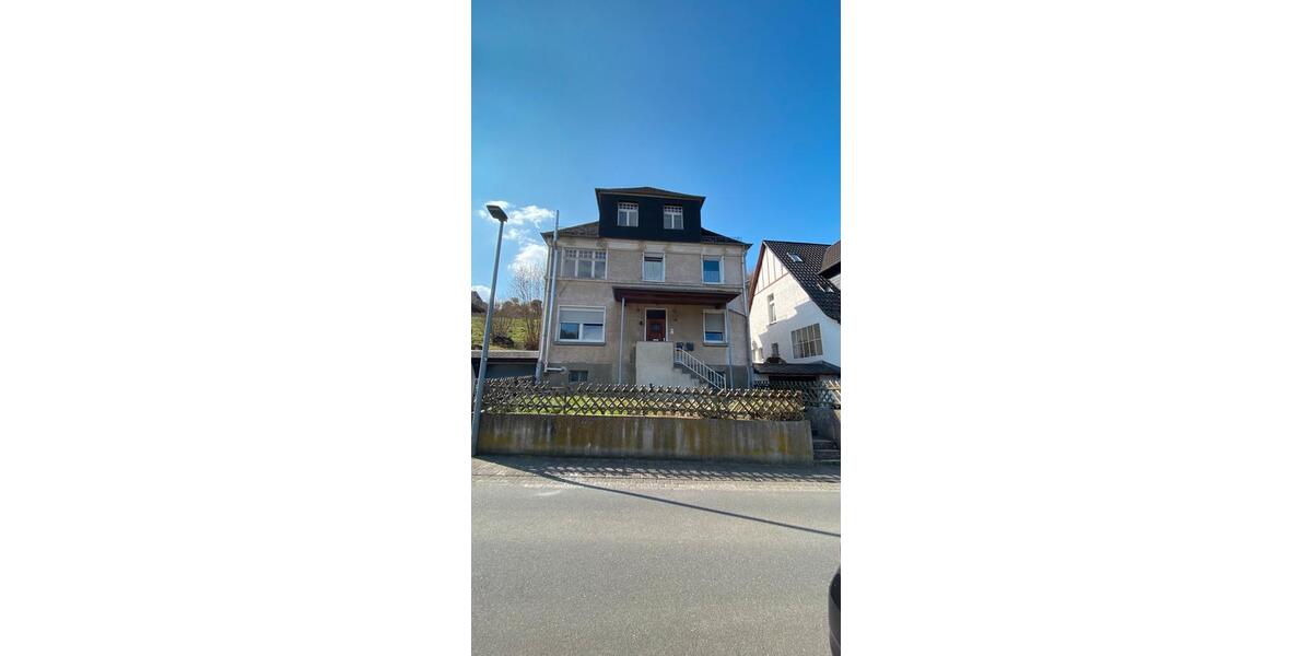 Villa Adenau - 7 Zimmer, 150 m&sup2;, 1.000&euro; | Angebot:26042213