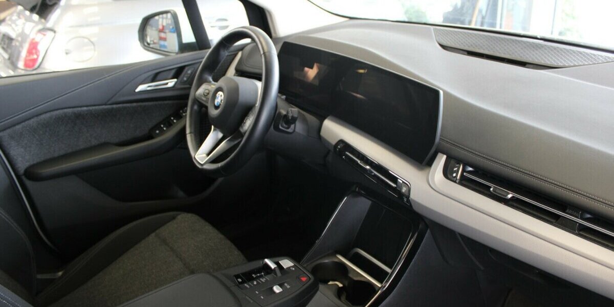 BMW 218 218d Active Tourer Aut. 32.270 km 25.980 &euro; Euskirchen 53881