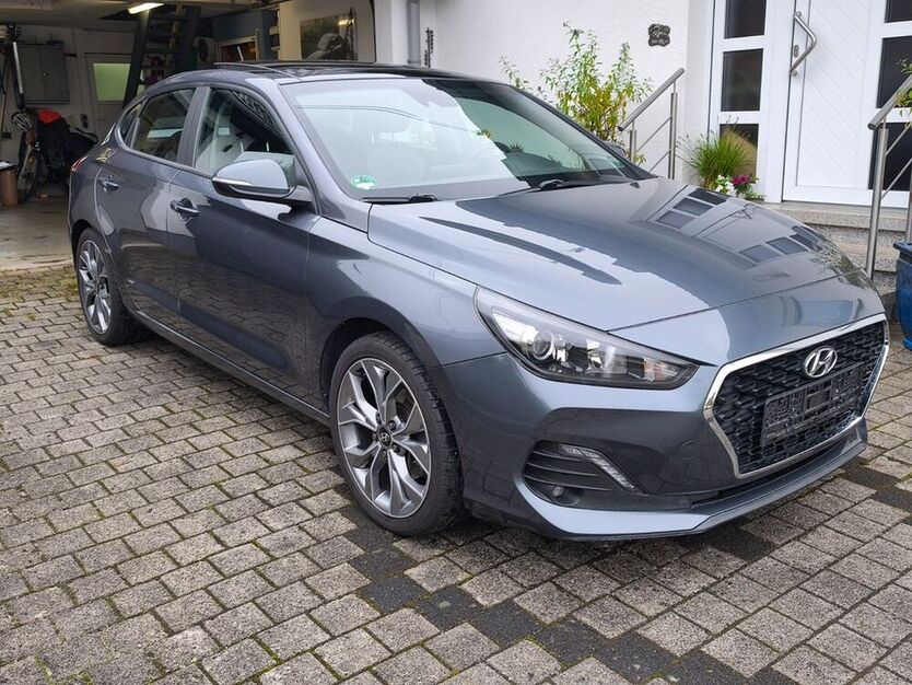i30