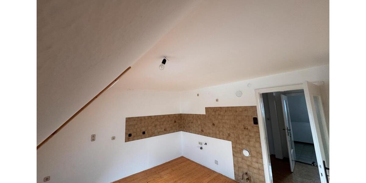 Dachgeschoßwohnung Rottenburg an der Laaber - 3 Zimmer, 103 m&sup2;, 800&euro; | Angebot:26019906