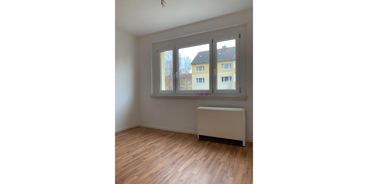 Etagenwohnung Zschopau - 3 Zimmer, 55 m&sup2;, 275&euro; | Angebot:26382758
