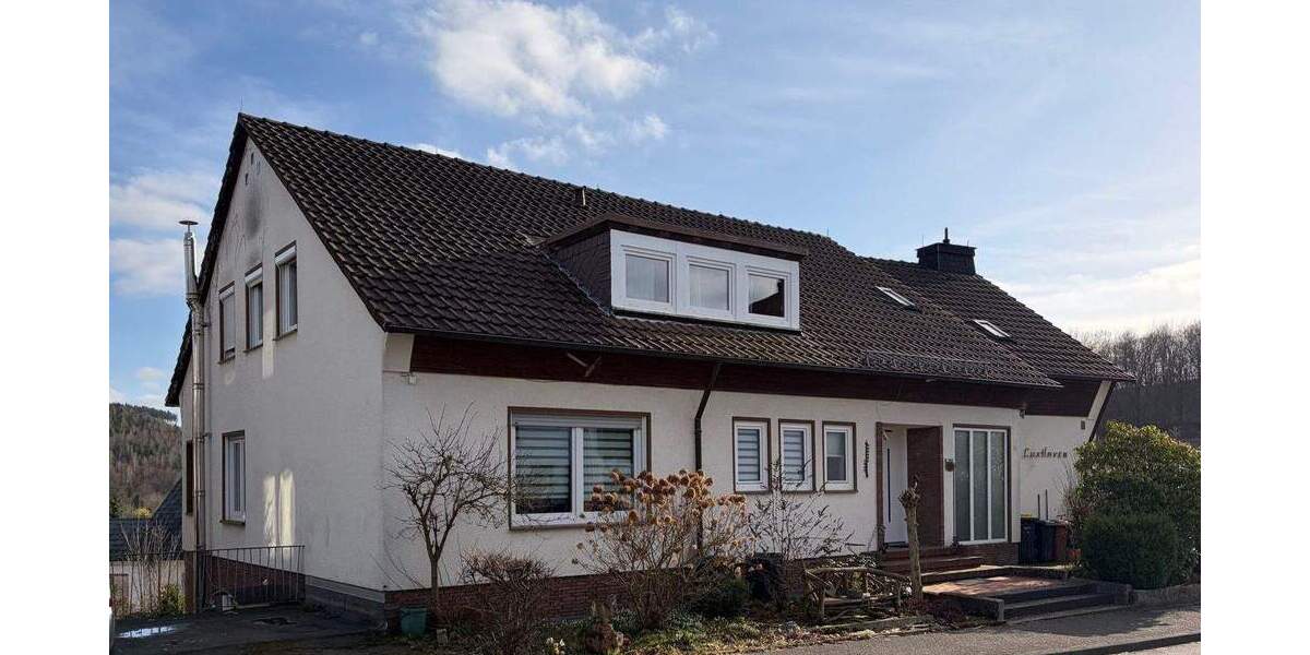 Einfamilienhaus Bad Berleburg - 1 Zimmer, 328 m&sup2;, 350.000&euro; | Angebot:25601236