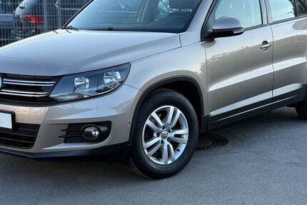 VW Tiguan 251.370 km 8.330 &euro; Hilden 40721