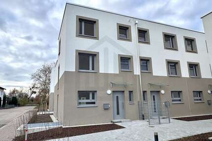 Haus zum Mieten in Leopoldshafen 1.755 € 132.6 m² 4 zimmer