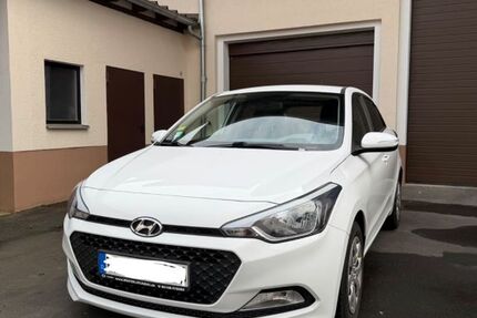 Hyundai i20 154.894 km 5.600 &euro; Mücke 35325