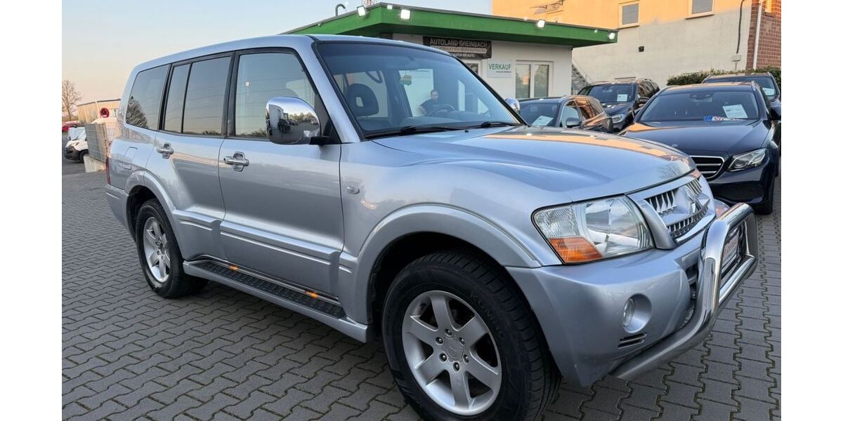 Mitsubishi Pajero 185.000 km 8.900 &euro; Rheinbach 53359