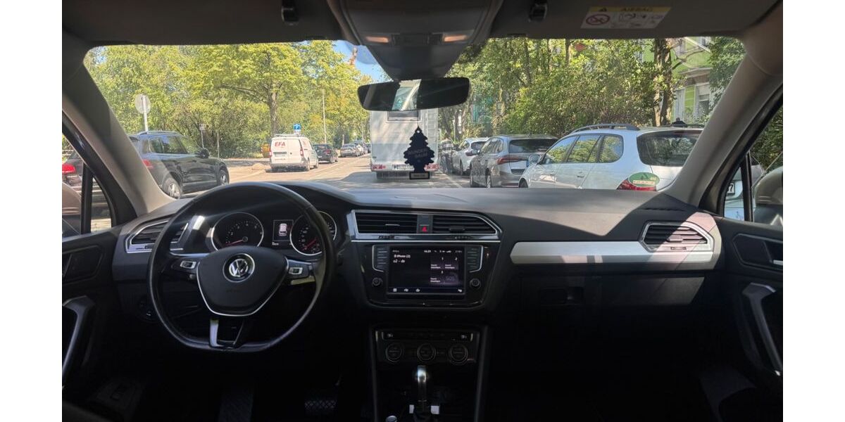 VW Tiguan 98.000 km 18.900 &euro; Berlin 10783