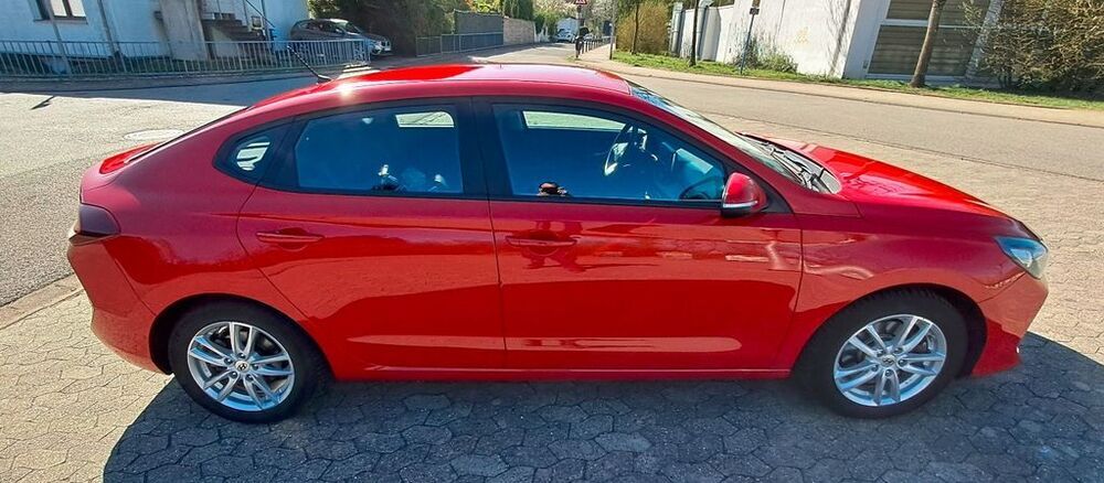i30