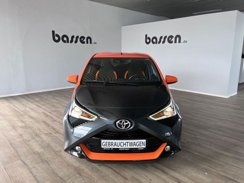 Aygo (X)