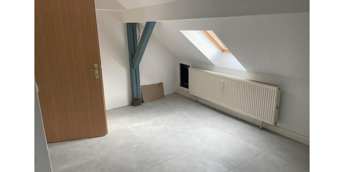 Dachgeschoßwohnung Dessau-Roßlau Dessau - 3 Zimmer, 75 m&sup2;, 480&euro; | Angebot:26505043