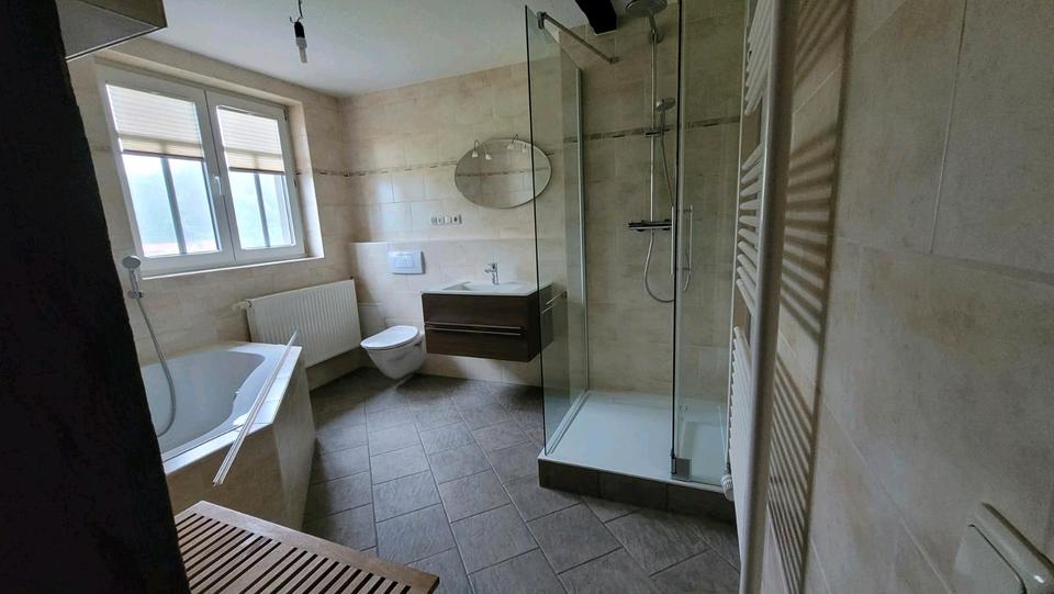 Dachgeschoßwohnung Saalfeld (Saale) - 4 Zimmer, 110 m&sup2;, 750&euro; | Angebot:26327528