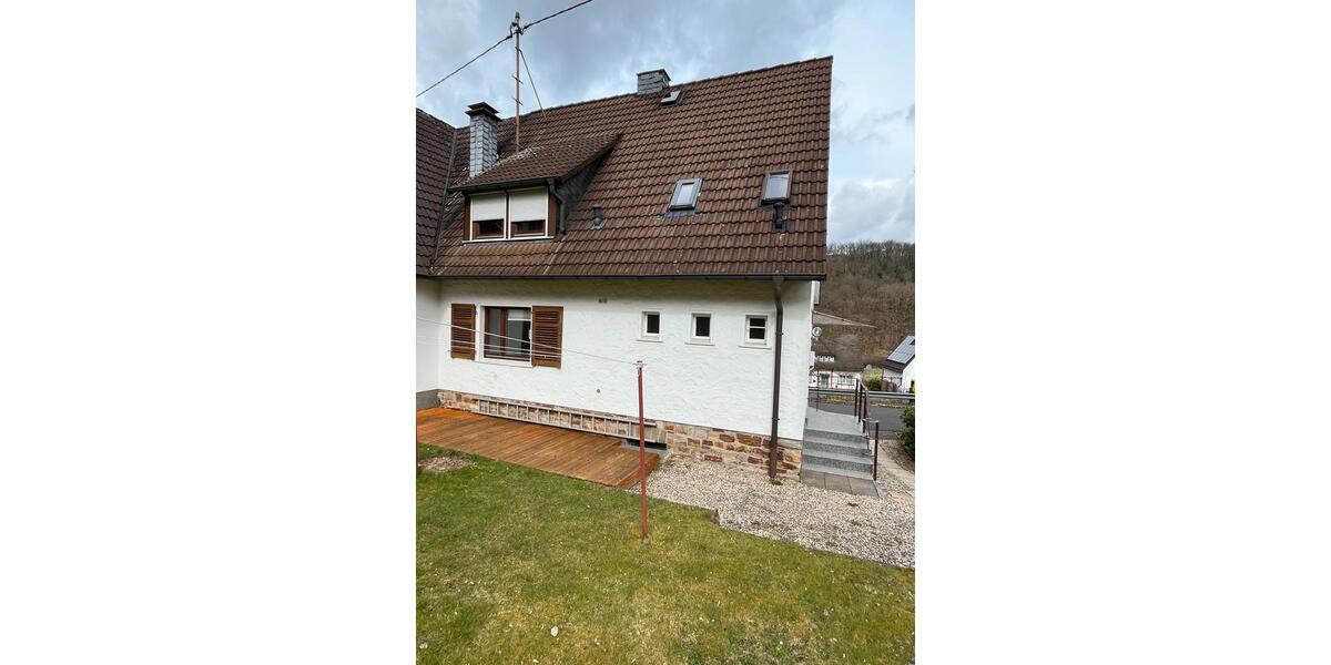 Doppelhaushälfte Siegen Eiserfeld - 4 Zimmer, 105 m&sup2;, 180.000&euro; | Angebot:26049519
