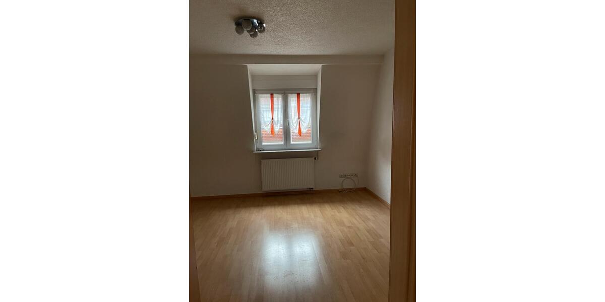 Etagenwohnung Waldkirch - 5 Zimmer, 91 m&sup2;, 1.350&euro; | Angebot:26384414