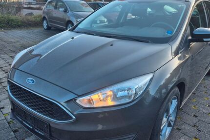 Ford Focus 98.000 km 6.290 &euro; Boppard/Bad Salzig 56154