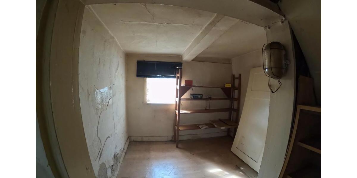 Einfamilienhaus Edemissen - 7 Zimmer, 200 m&sup2;, 160.000&euro; | Angebot:27120168