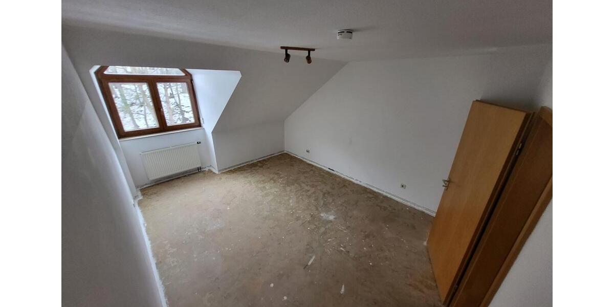 Dachgeschoßwohnung Eltmann - 3 Zimmer, 69 m&sup2;, 185.000&euro; | Angebot:26822397
