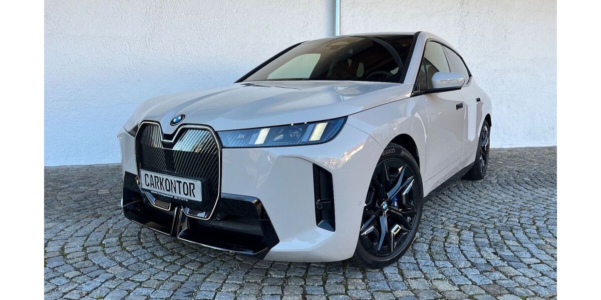 BMW iX 4.890 km 83.950 &euro; München 81245