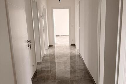 Neu renovierte Wohnung zu Vermieten in Heumaden 4 zimmer