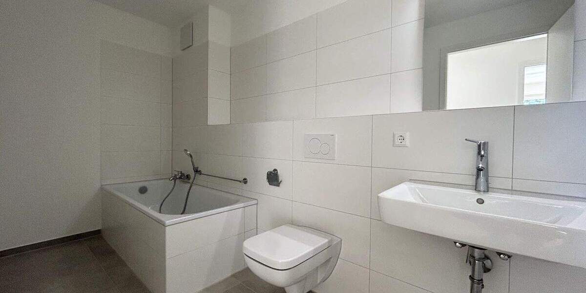 Etagenwohnung Stuttgart Untertürkheim - 5 Zimmer, 120 m&sup2;, 2.190&euro; | Angebot:25371387