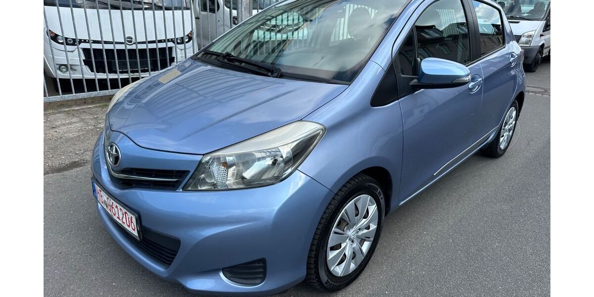 Toyota Yaris 143.200 km 6.340 &euro; Bremen 28215