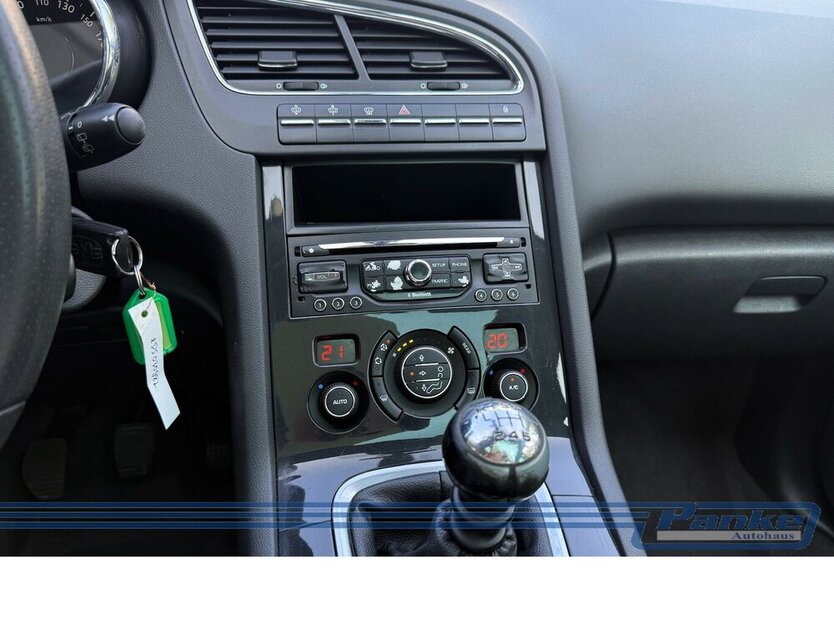 Peugeot 5008 1.6 155 THP Family plus*7Sitz*HUD*Pano*NAV* 143.915 km 7.980 € Berlin 13187