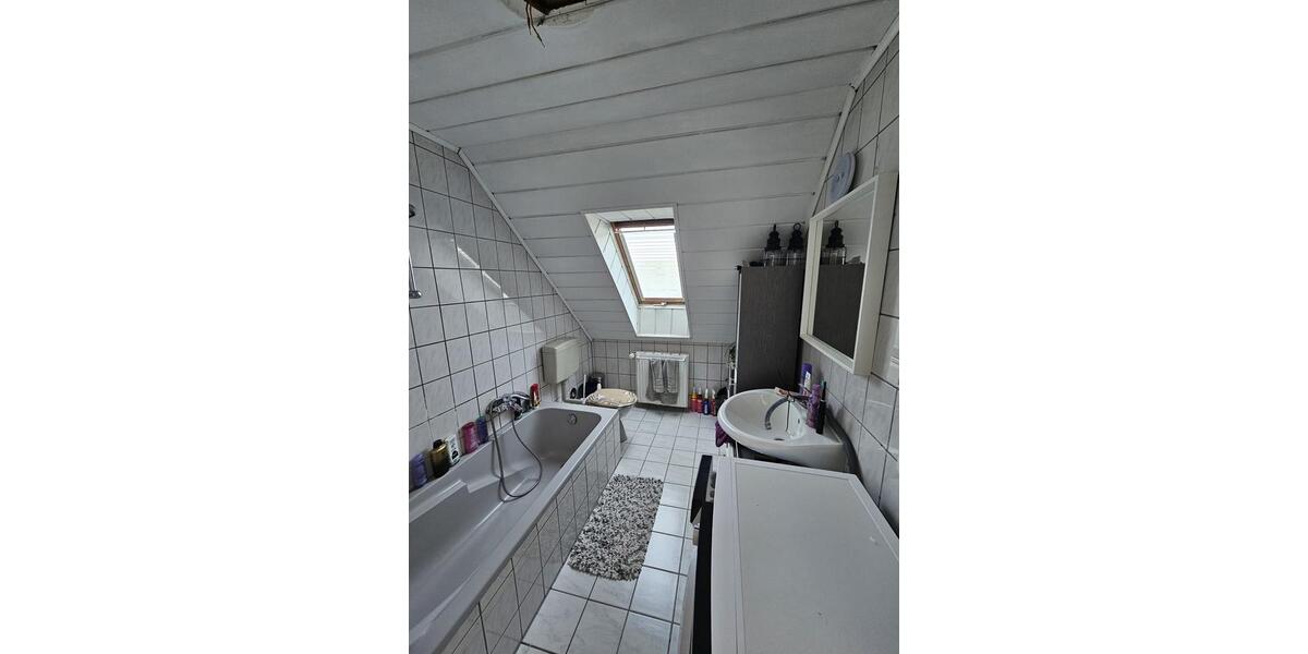 Dachgeschoßwohnung Bous - 3 Zimmer, 70 m&sup2;, 650&euro; | Angebot:26532841