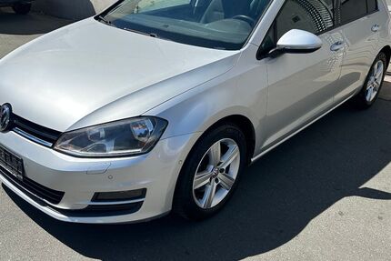 VW Golf 121.000 km 10.400 &euro; Nürnberg 90439