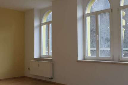 Wohnung zum Mieten in Oberschönau 365 € 77 m²