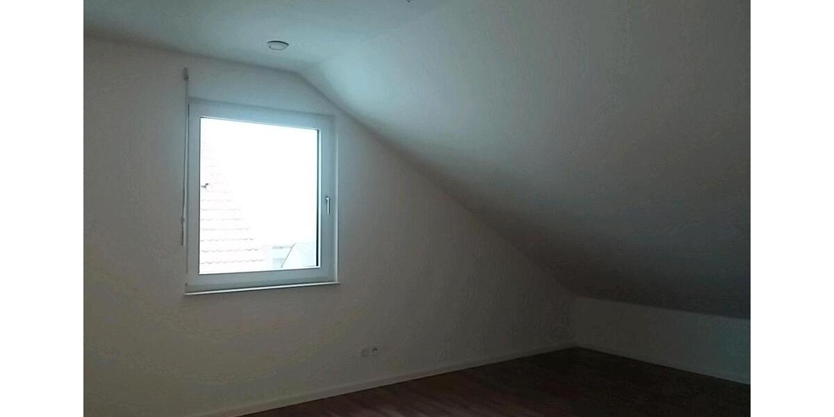 Doppelhaushälfte Remchingen - 5 Zimmer, 146 m&sup2;, 1.500&euro; | Angebot:26041521