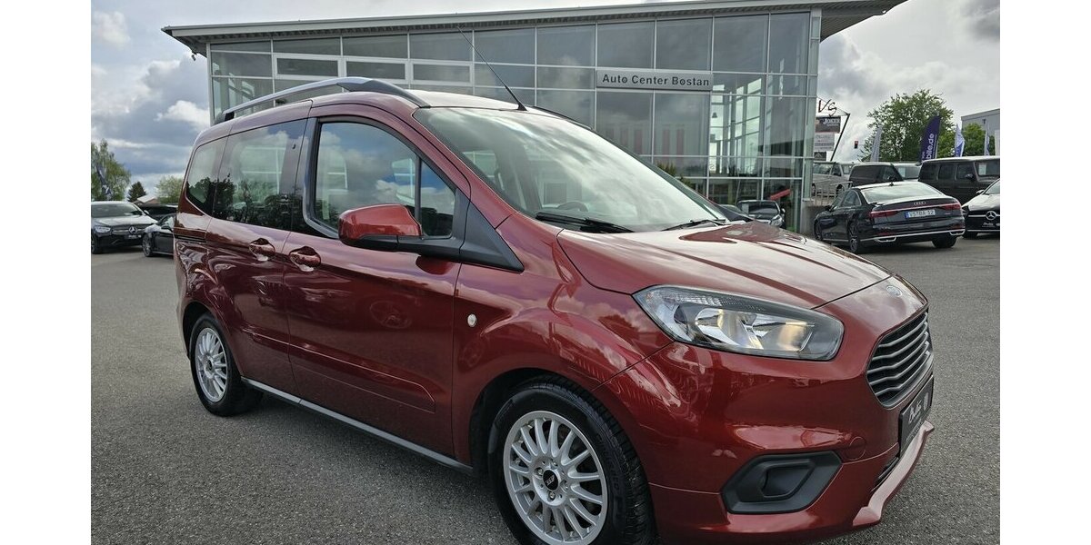 Ford Tourneo Courier 1.5 TDCI/NAVI/KAMERA/1.HAND 90.365 km 10.900 &euro; Villingen-Schwenningen 78054