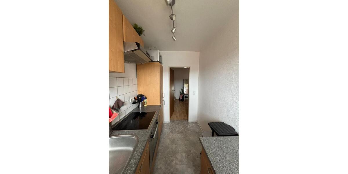 Helle 2 Zimmer Wohnung - zentral gelegen - teilmöbliert 2 zimmer