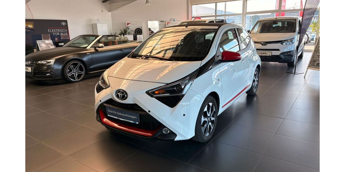 Toyota Aygo (X) 33.400 km 11.890 &euro; Betzenstein 91282