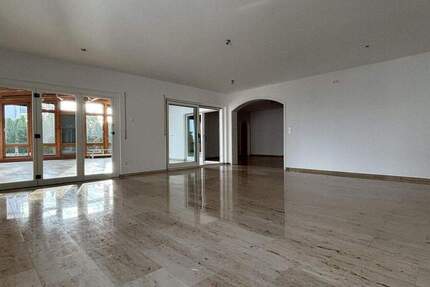 Modernes Wohnen -- ca. 230 qm auf einer Etage! 5 zimmer