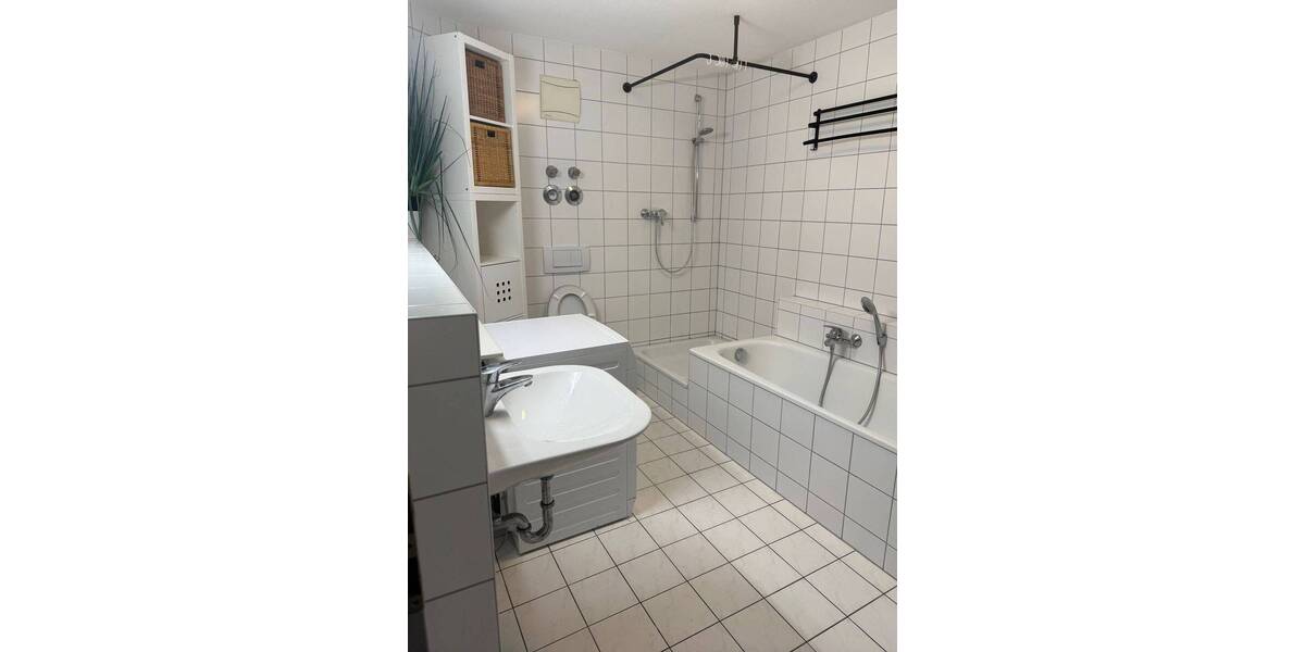 Etagenwohnung Vaihingen an der Enz - 3 Zimmer, 80 m&sup2;, 1.075&euro; | Angebot:26318503