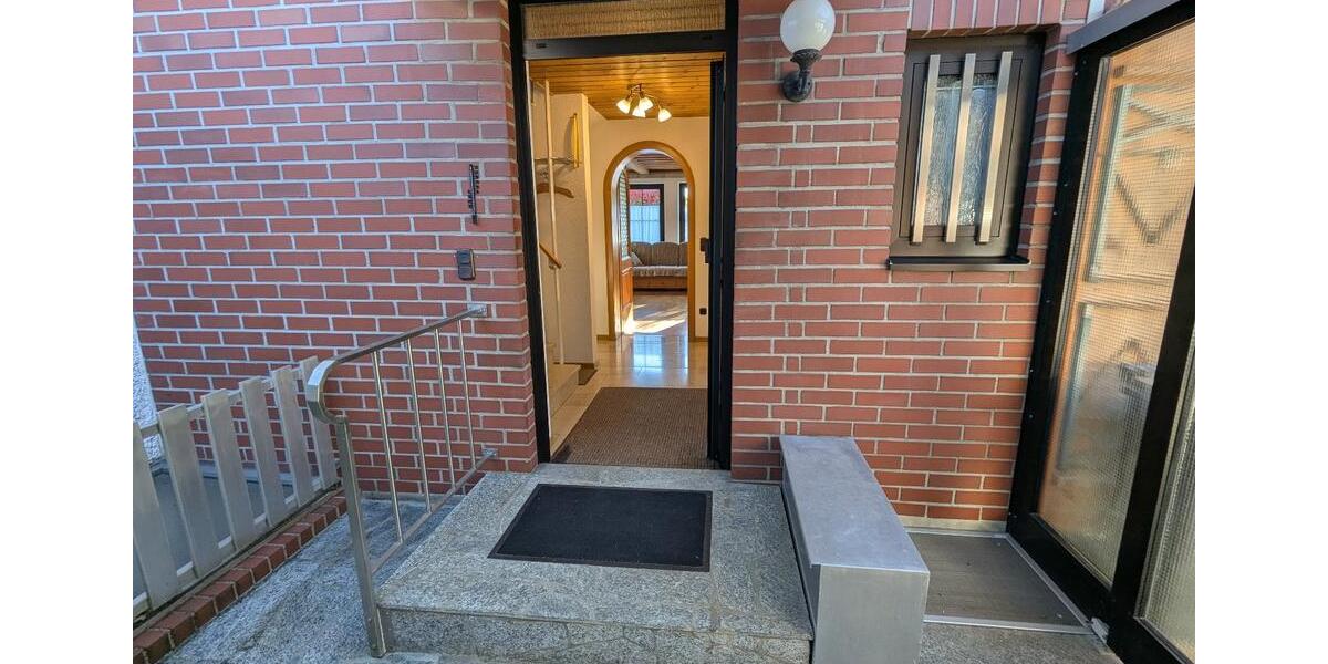 Etagenwohnung Eggenfelden - 2.5 Zimmer, 74 m&sup2;, 750&euro; | Angebot:26303040
