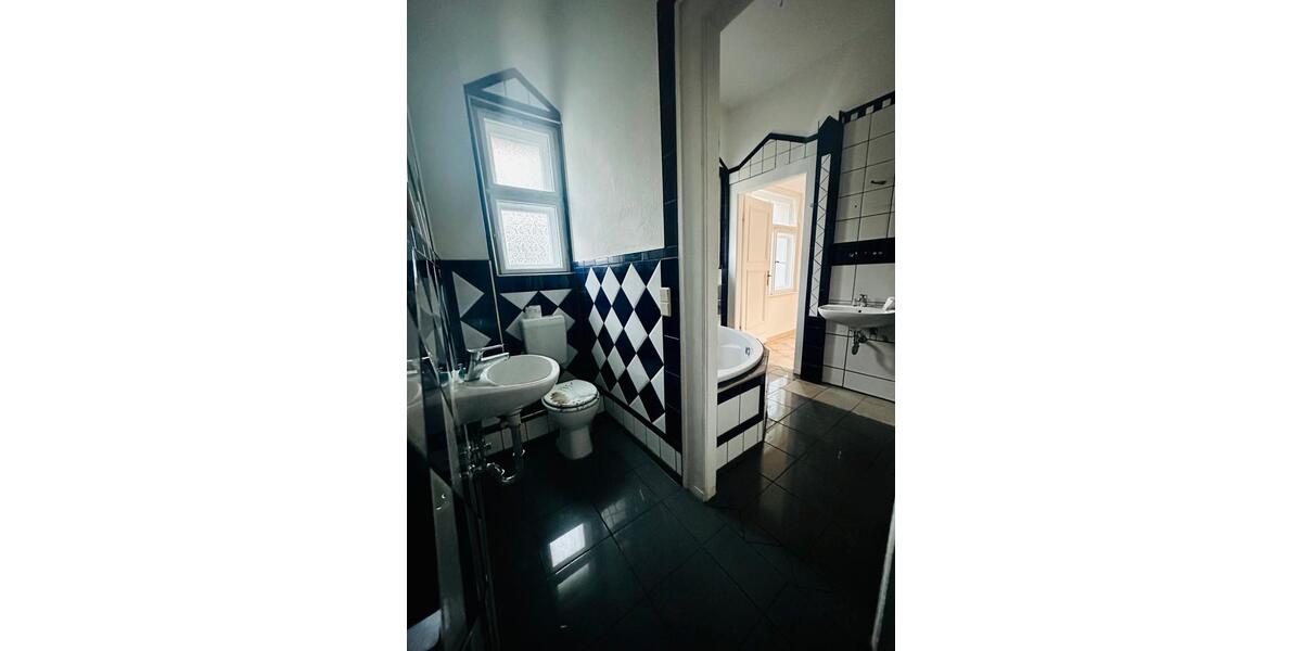 Erdgeschoßwohnung Wurzen - 5 Zimmer, 152 m&sup2;, 1.190&euro; | Angebot:25048399