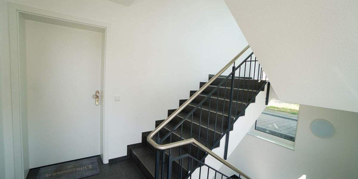 3-Zimmer-Erdgeschosswohnung mit Gartenanteil in Schloß NeuhausMastbruch, erst wenige Jahre alt 3 zimmer