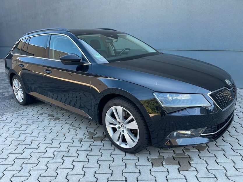 Skoda Superb 258.000 km 11.999 € Solms 35606