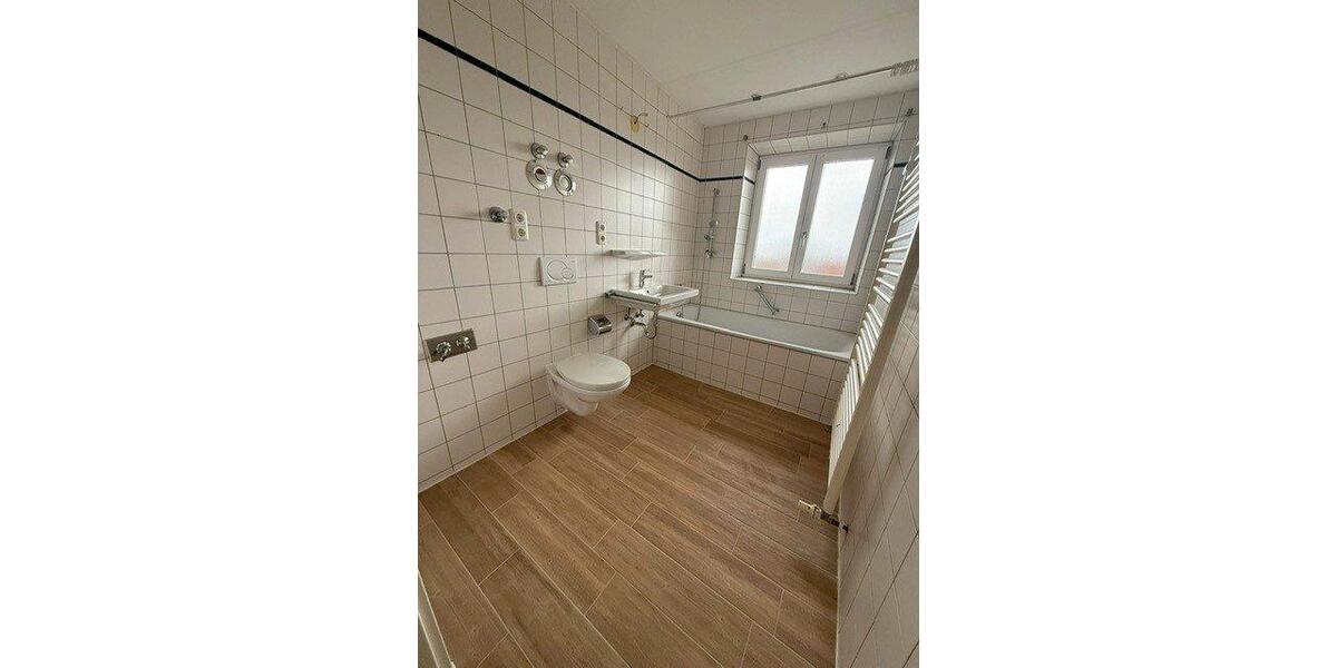 Dachgeschoßwohnung Burgkirchen an der Alz - 3 Zimmer, 67 m&sup2;, 680&euro; | Angebot:26381873