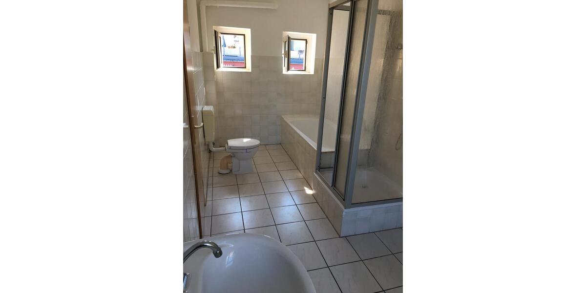 Etagenwohnung Ballenstedt - 3 Zimmer, 80 m&sup2;, 400&euro; | Angebot:26235243