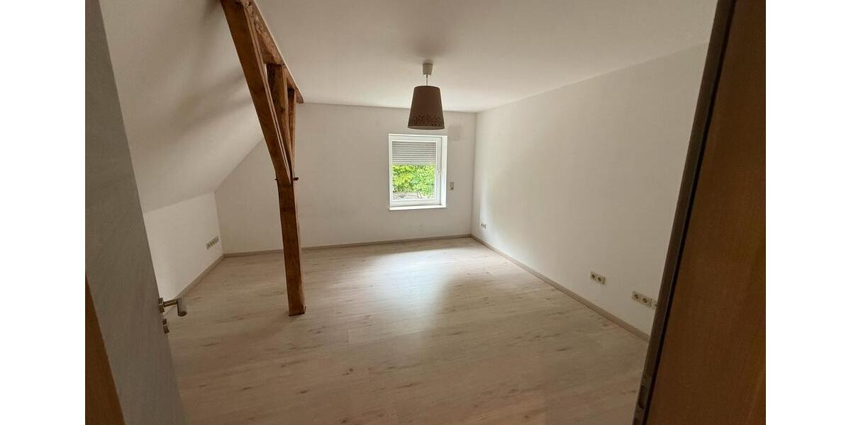 Mehrfamilienhaus, Wohnhaus Hüllhorst - 8 Zimmer, 244 m&sup2;, 1.990&euro; | Angebot:26533419