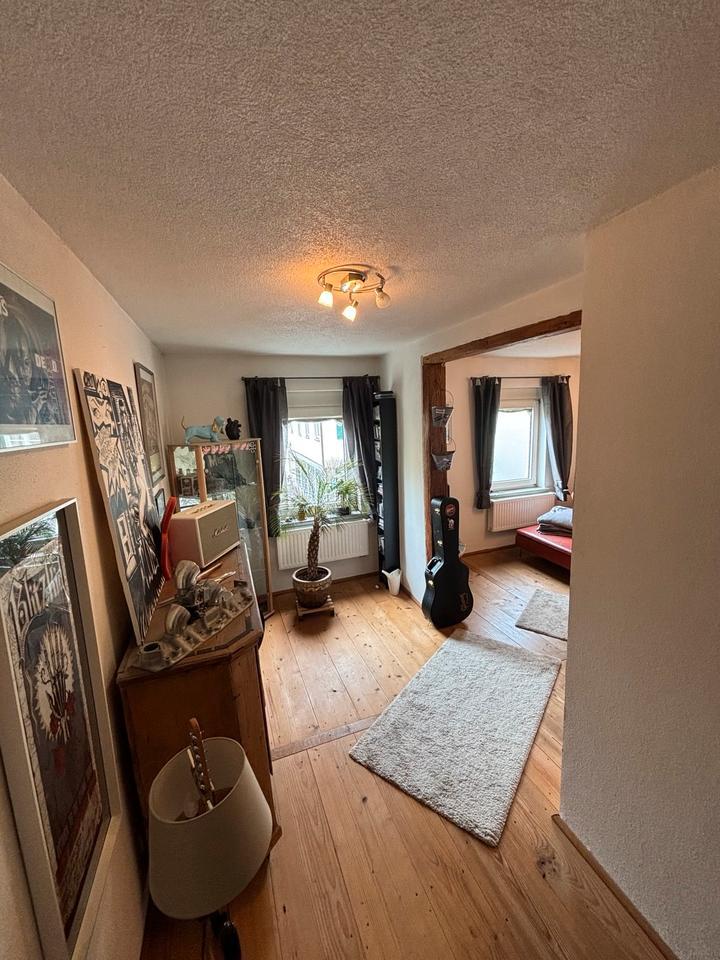 Freistehendes Einfamilienhaus mit Garten Garage + Stellplätzen zimmer