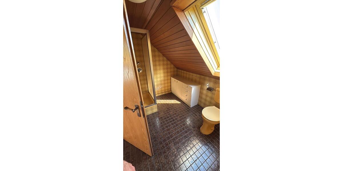 Einfamilienhaus Bad Berleburg - 6 Zimmer, 220 m&sup2;, 270.000&euro; | Angebot:26932006