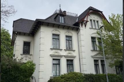 Moderne Eigentumswohnung in denkmalgeschützter Villa