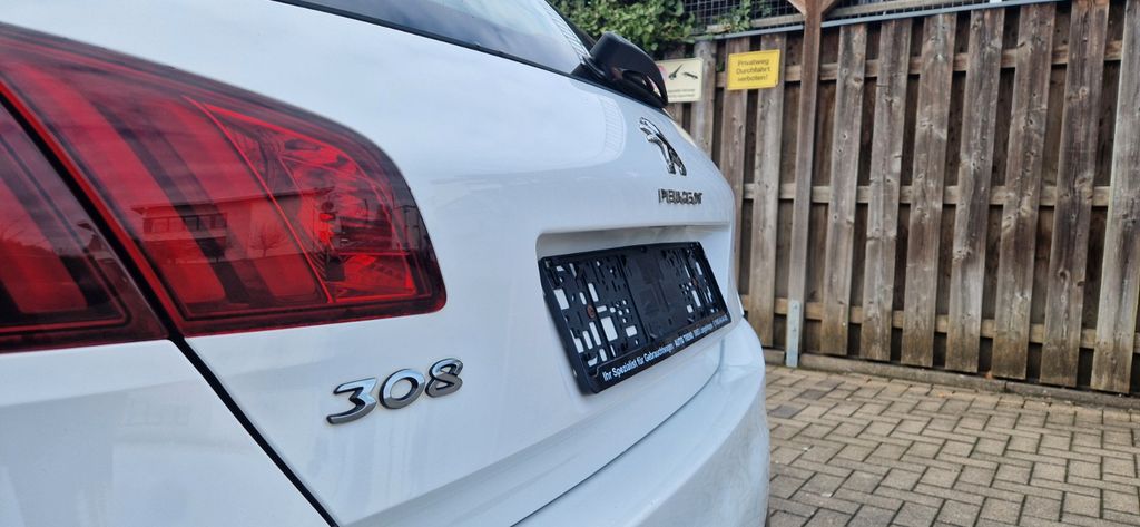 Peugeot 308 143.794 km 7.997 &euro; Langenhagen 30853