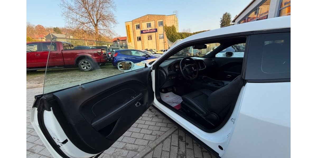 Dodge Challenger 3,6 Leder,Kamera,Sitzheizen 21.000 km 24.990 &euro; Rudolstadt 07407