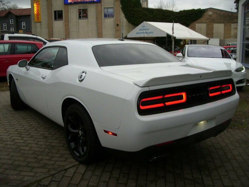 Dodge Challenger 3,6 Leder,Kamera,Sitzheizen 21.000 km 29.990 € Rudolstadt 07407