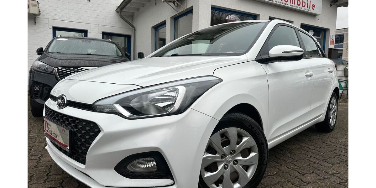 Hyundai i20 108.000 km 9.949 &euro; Gummersbach (Zwischen Toom Markt und ATU) 51645