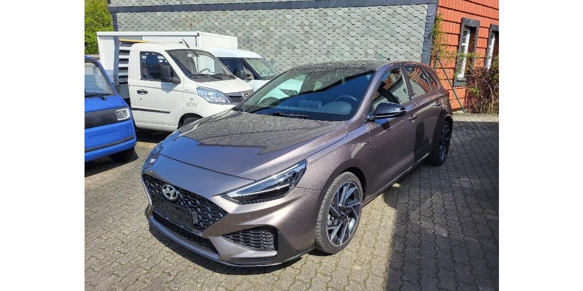 Hyundai i30 93.350 km 16.745 &euro; Halberstadt 38820