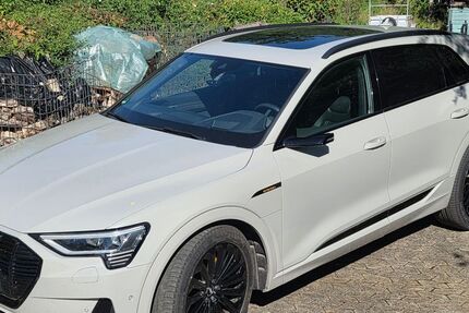 Audi e-tron 97.750 km 29.500 &euro; Bad Karlshafen 34385